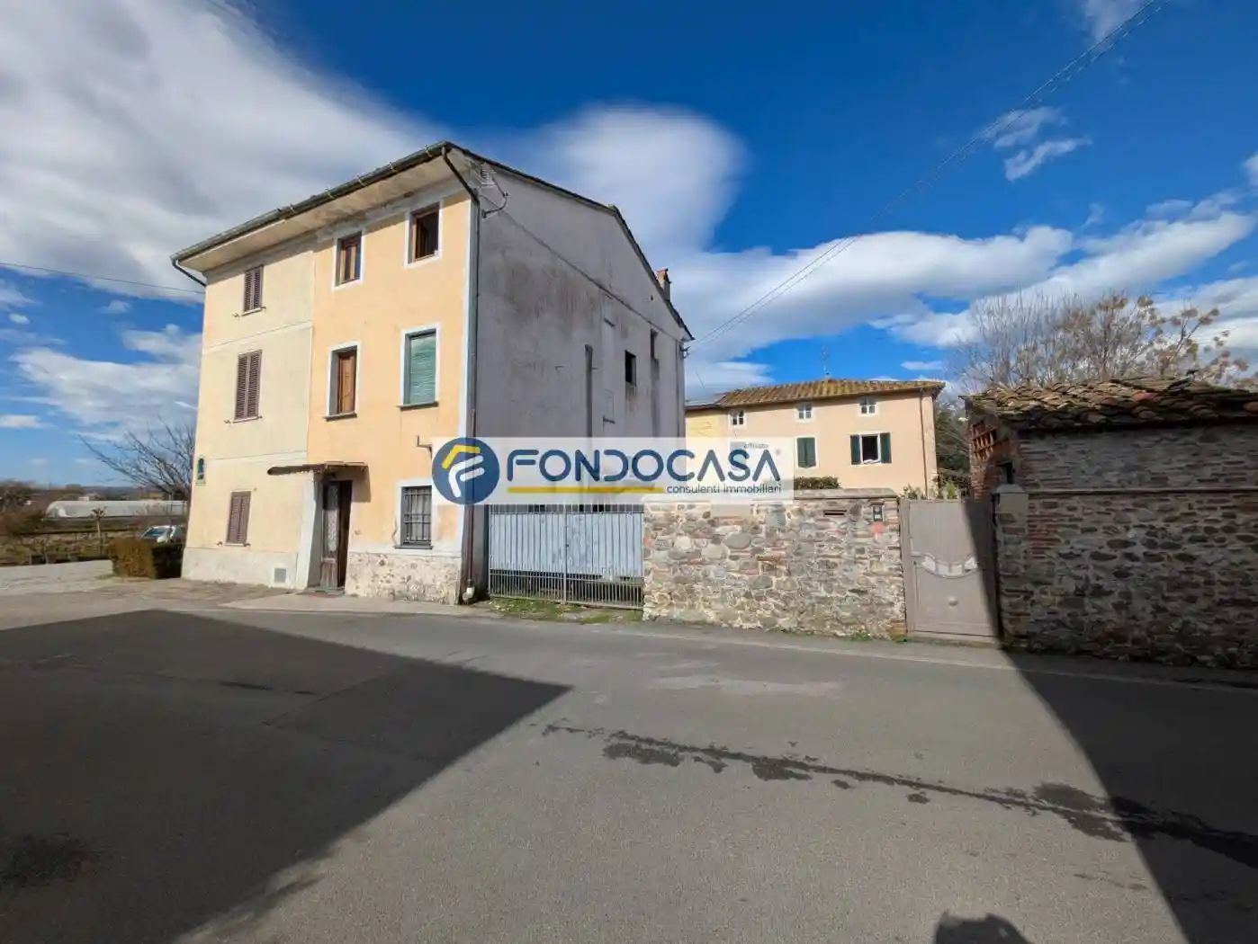 Rustico - Casale in vendita a Lucca
