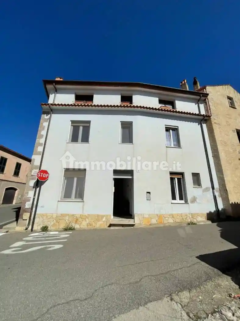 Casa indipendente in vendita a Laconi