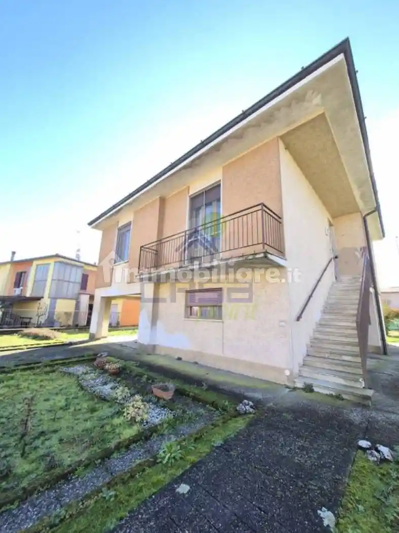 Villa in vendita a Paderno Ponchielli