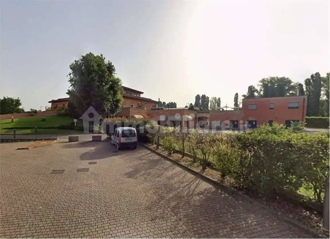 Palazzo - Stabile in vendita a Castelverde