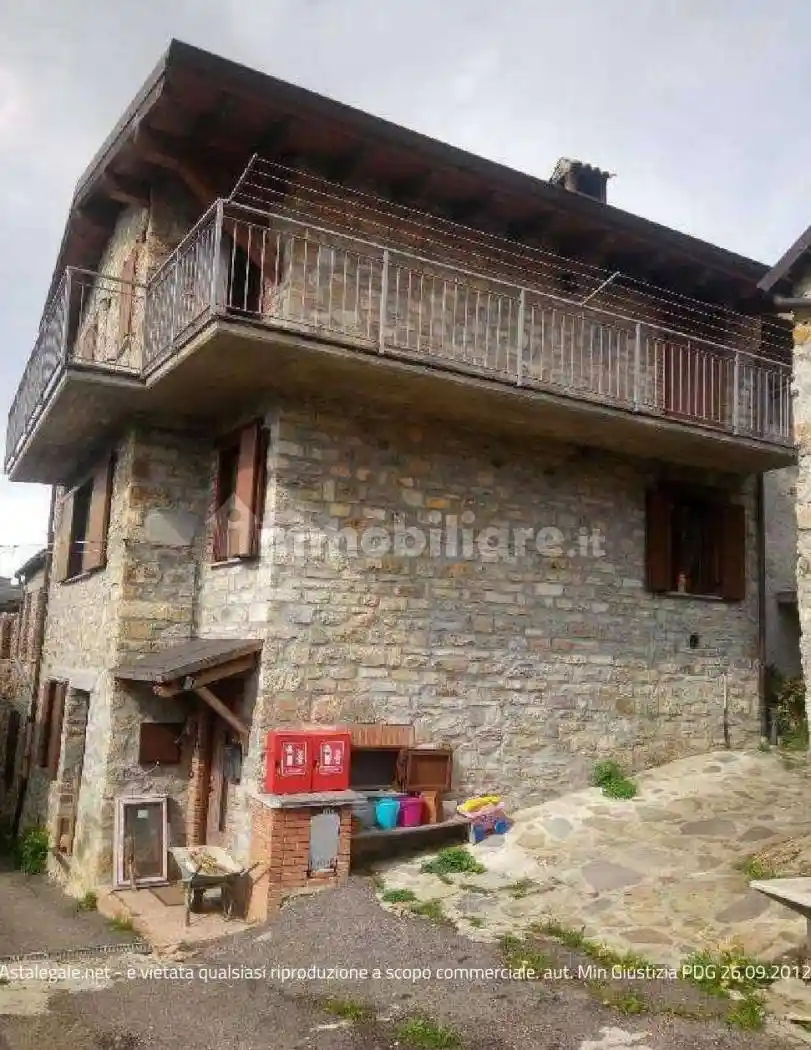 Appartamento in vendita a Ferriere
