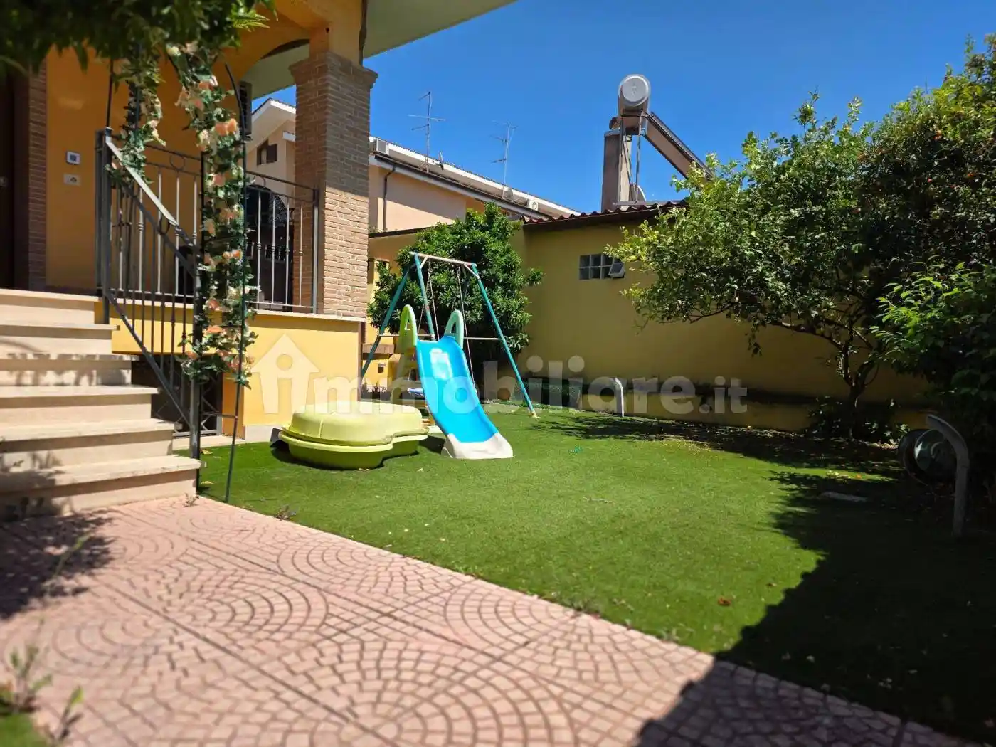 Villetta a schiera in vendita a Pomezia