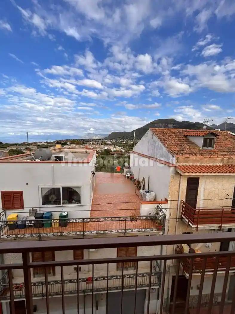 Appartamento in affitto a Altavilla Milicia