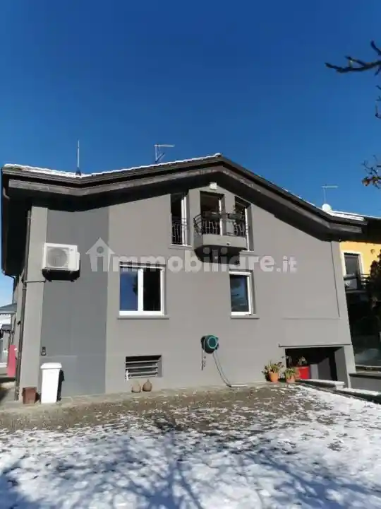 Villa in vendita a Cureggio