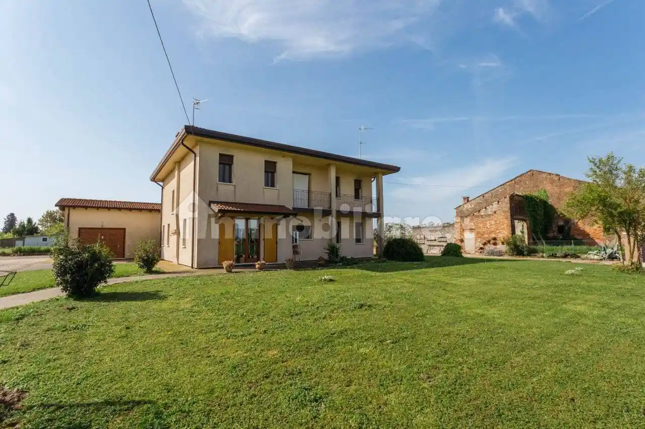 Casa indipendente in vendita a Pozzonovo