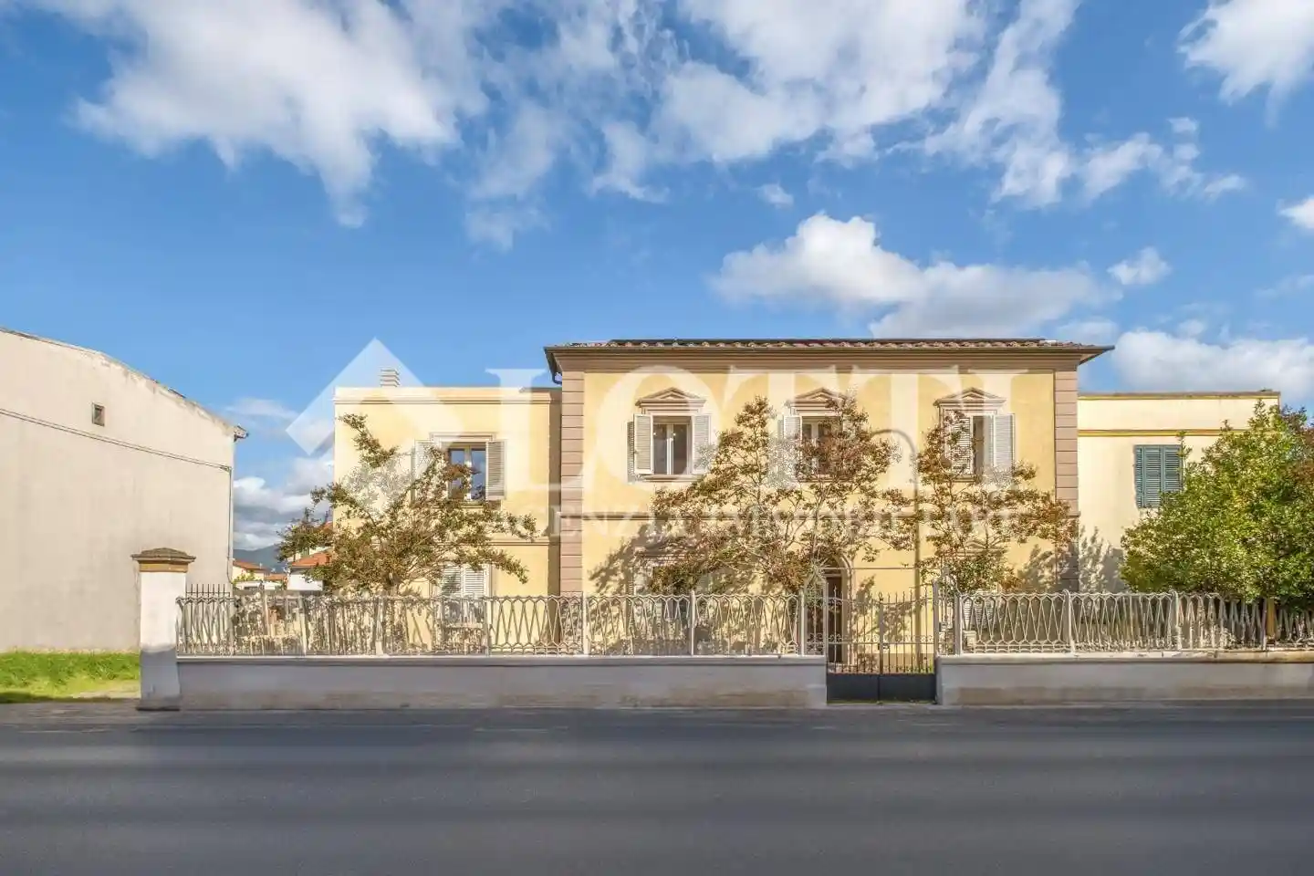 Villa in vendita a Cascina