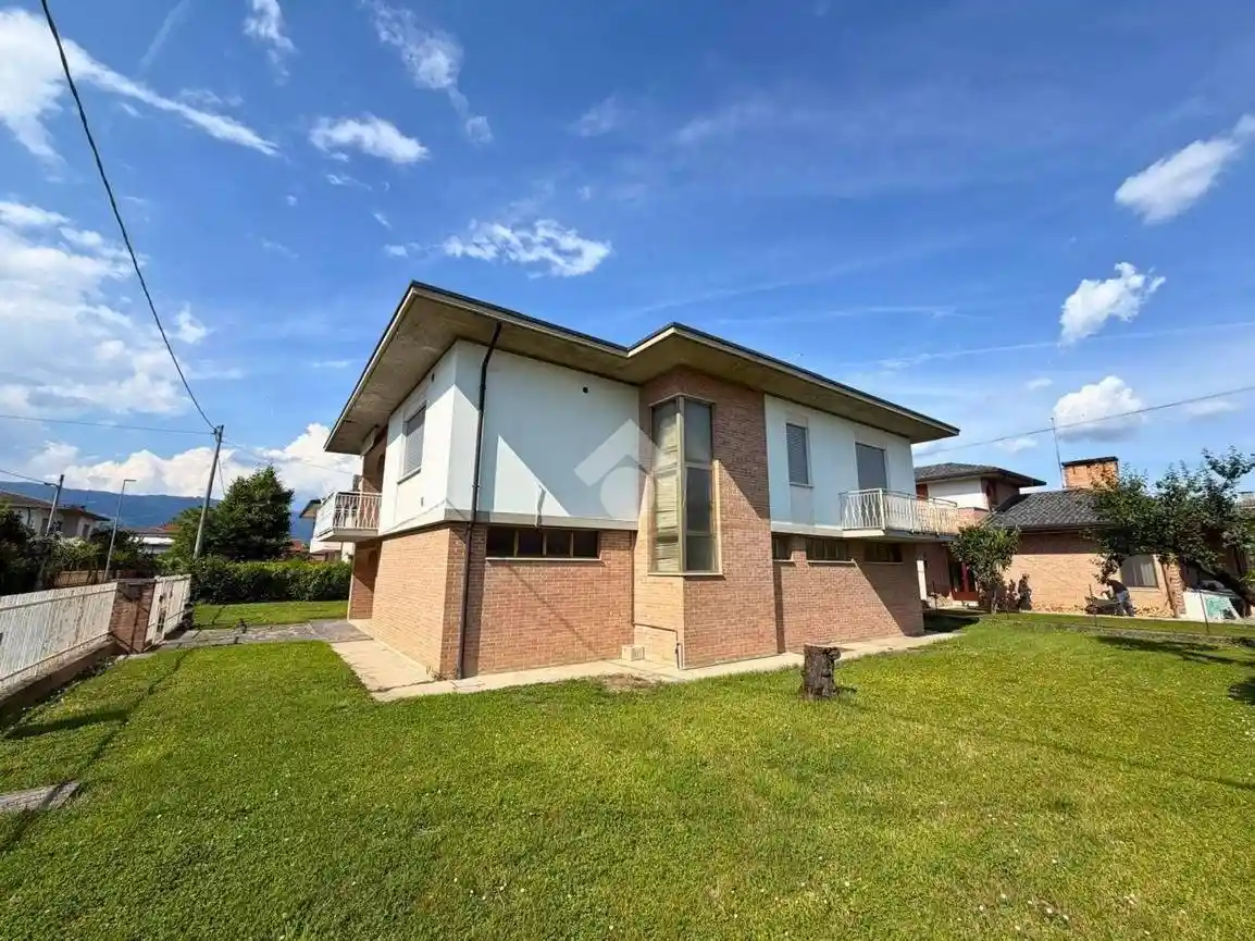 Villa in vendita a Nove