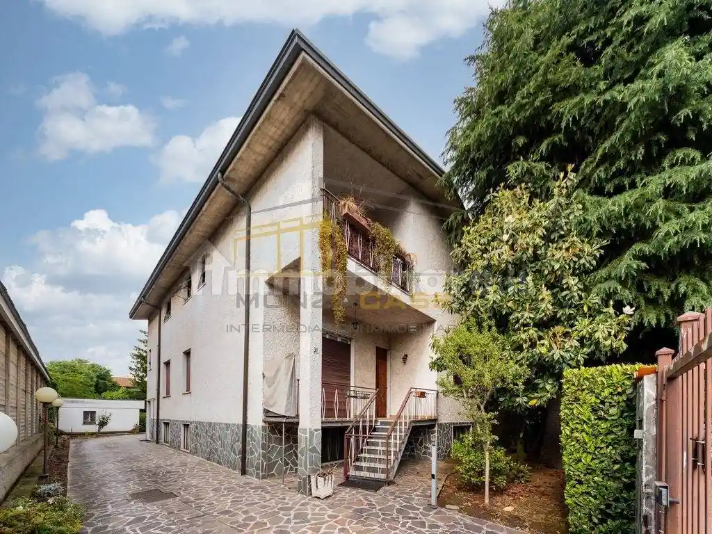 Villa in vendita a Monza