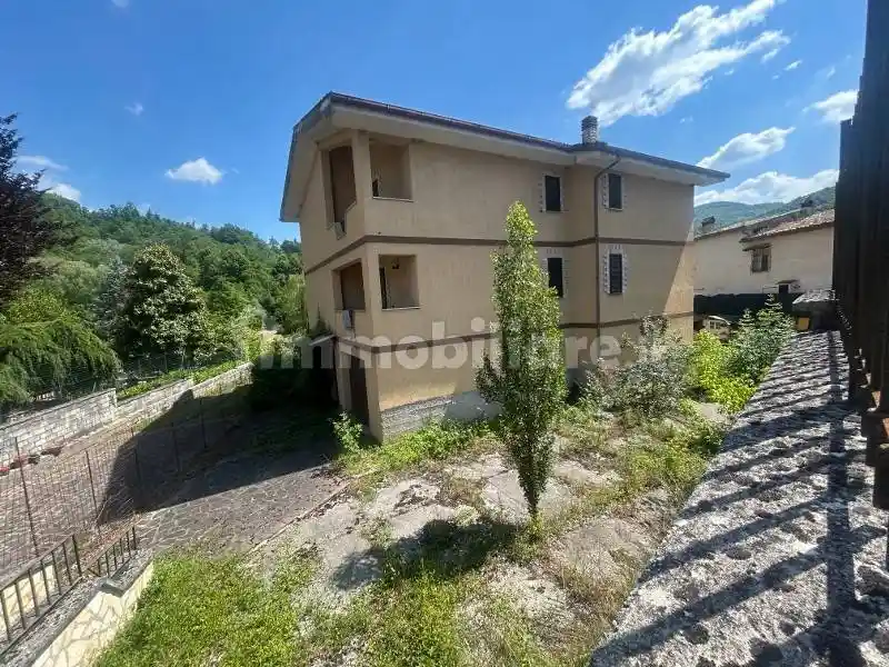 Appartamento in vendita a Agosta