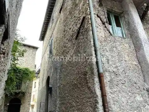 Appartamento in vendita a Anticoli Corrado