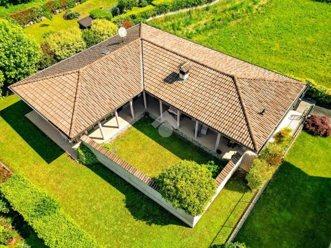 Villa in vendita a Villanuova sul Clisi