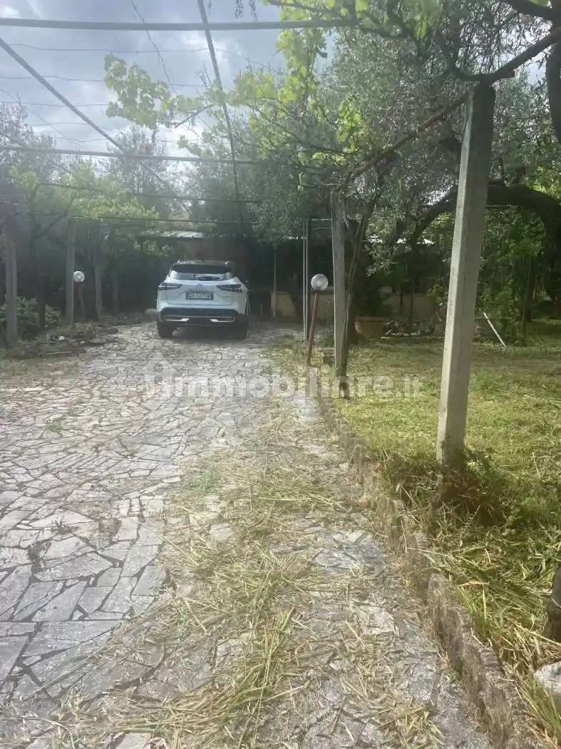 Casa indipendente in vendita a Bassiano