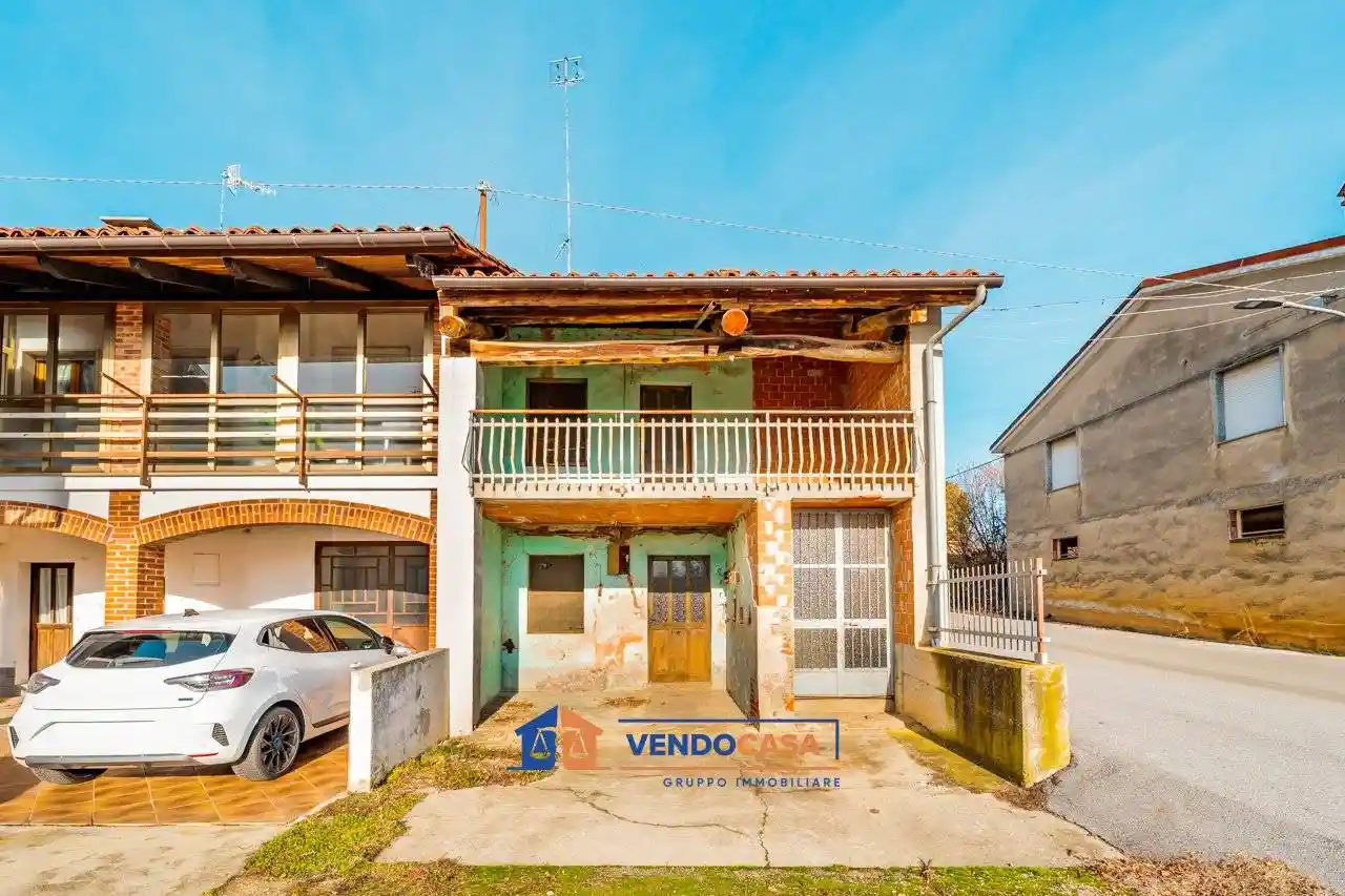 Rustico - Casale in vendita a Carrù