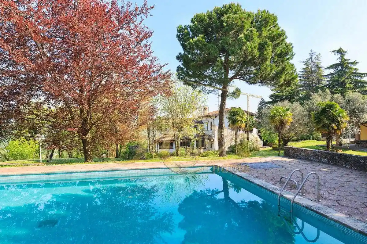 Villa in vendita a Golferenzo
