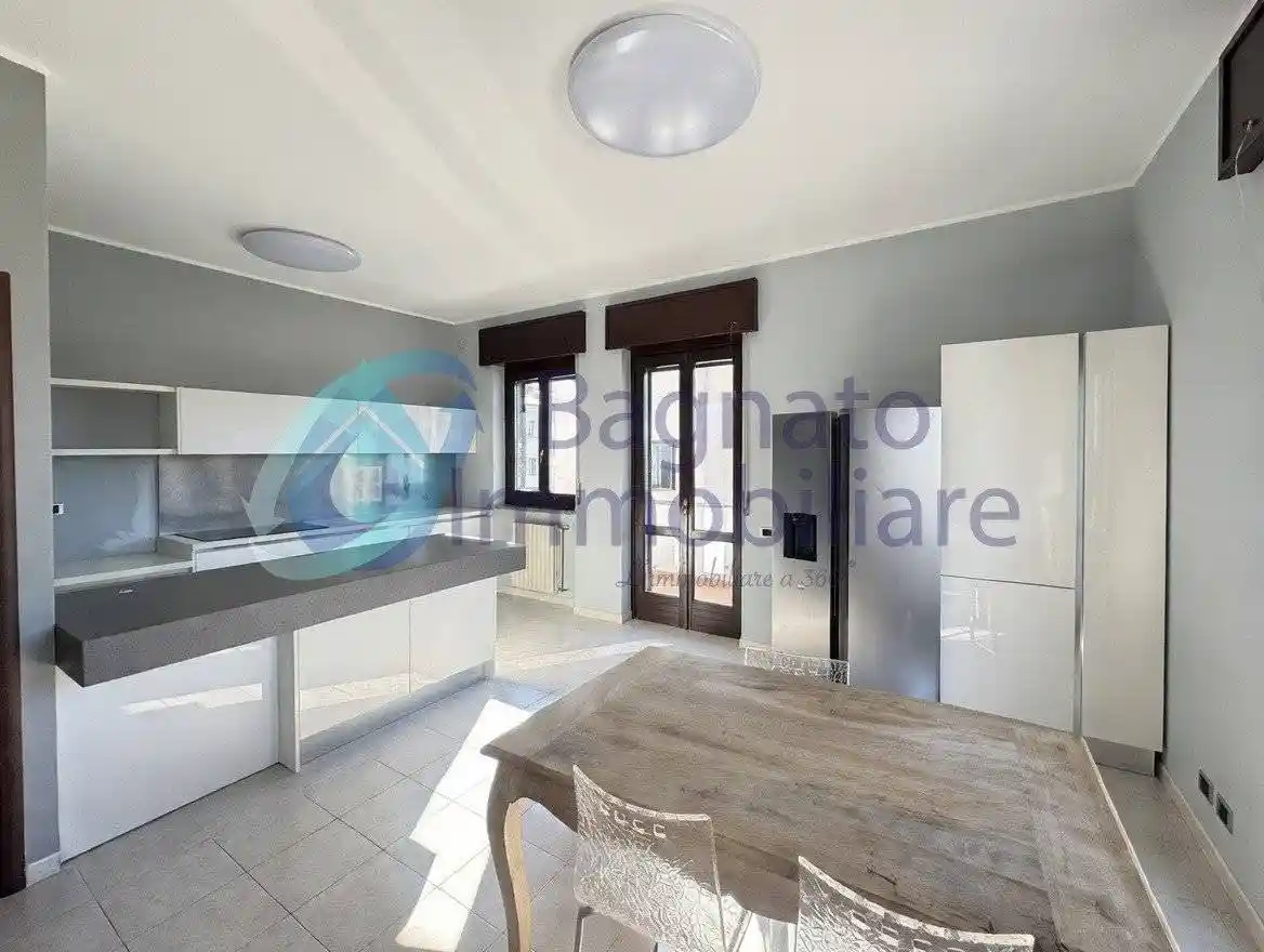 Appartamento in vendita a Novara