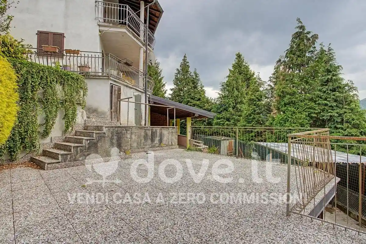 Appartamento in vendita a Cunardo