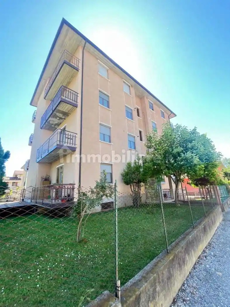 Appartamento in vendita a Bonate Sotto