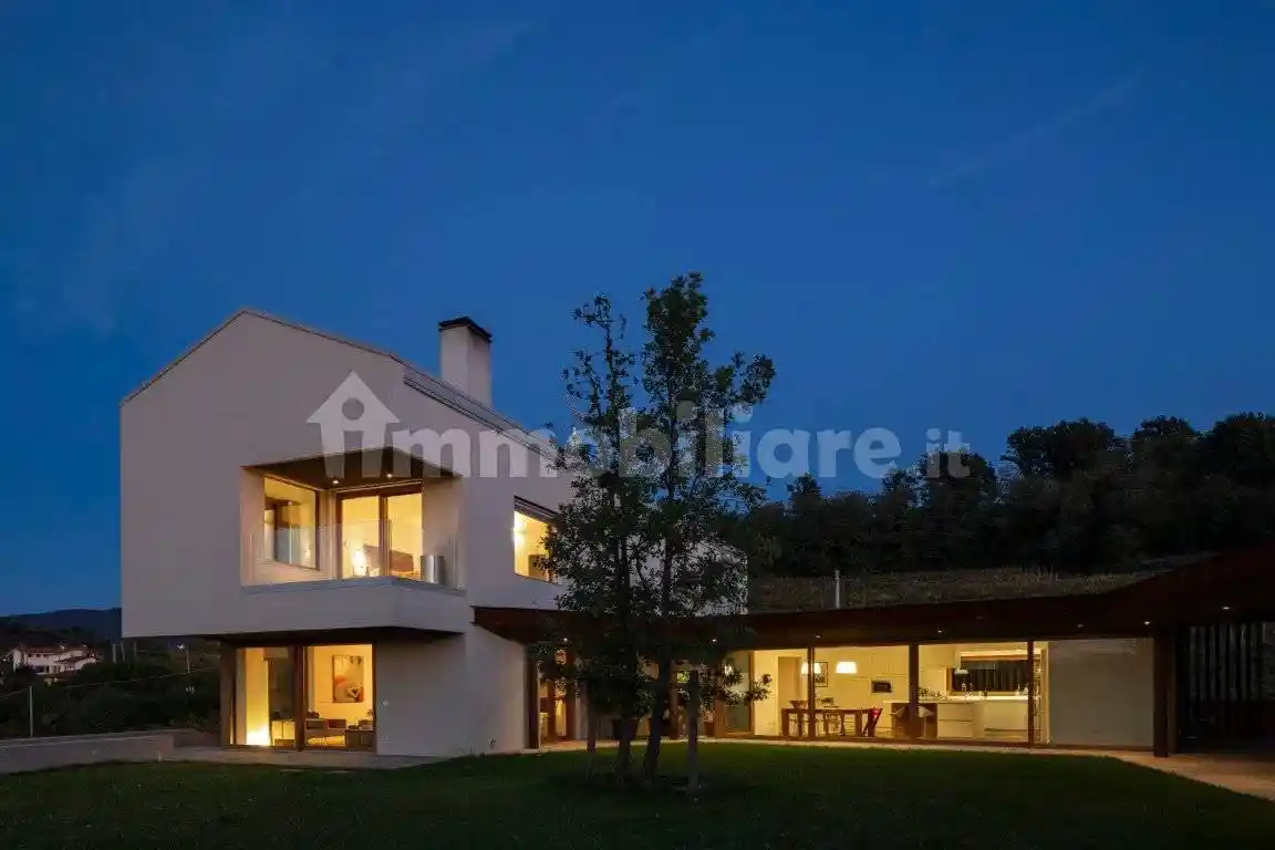 Villa in vendita a San Floriano del Collio