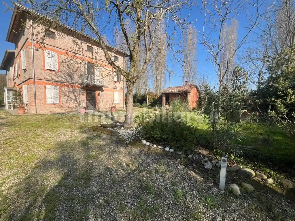 Rustico - Casale in vendita a San Secondo Parmense
