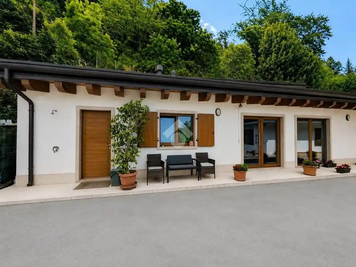 Villa in vendita a Caprino Veronese