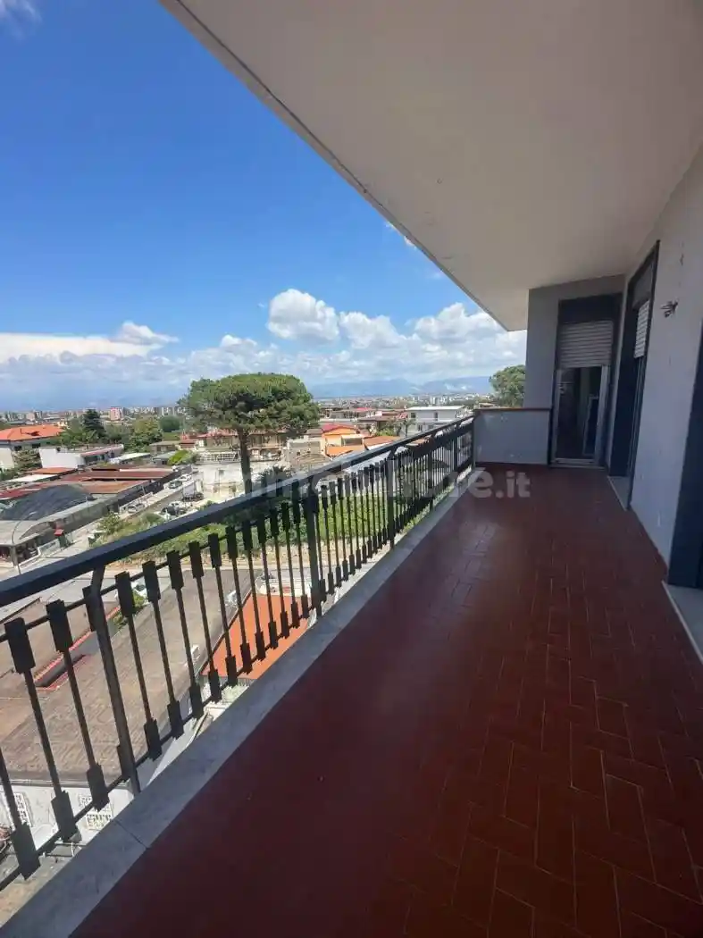 Appartamento in affitto a Napoli