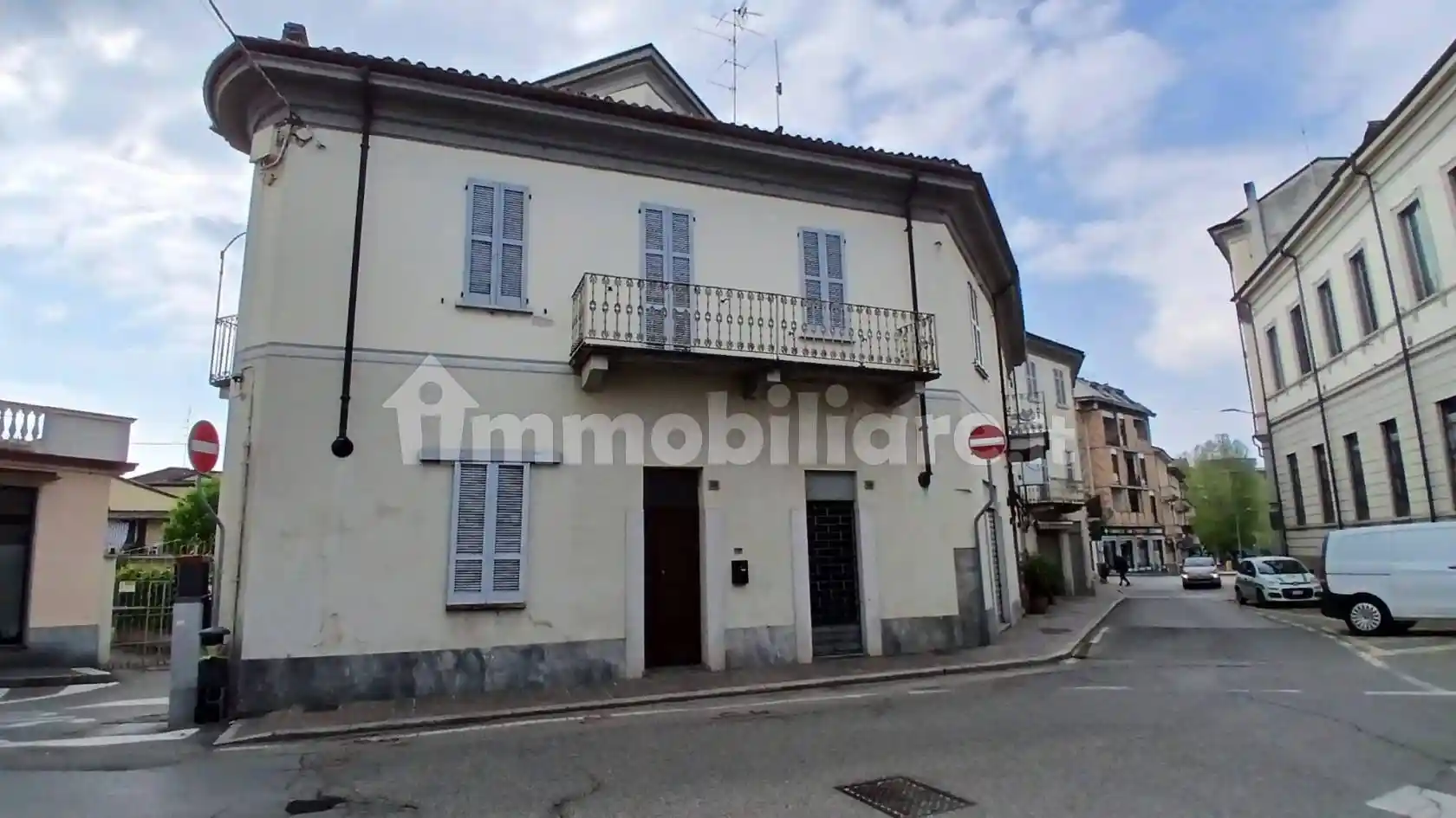 Palazzo - Edificio in vendita a Broni