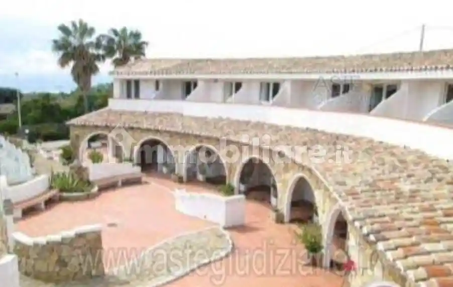 Palazzo - Edificio in vendita a Villasimius