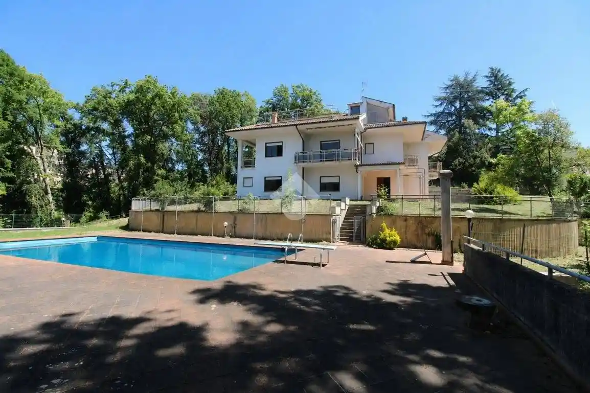 Villa in vendita a Poggio Mirteto