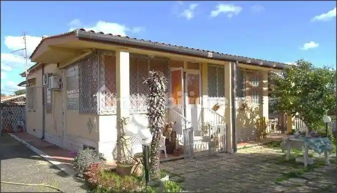 Villa in vendita a Cisterna di Latina