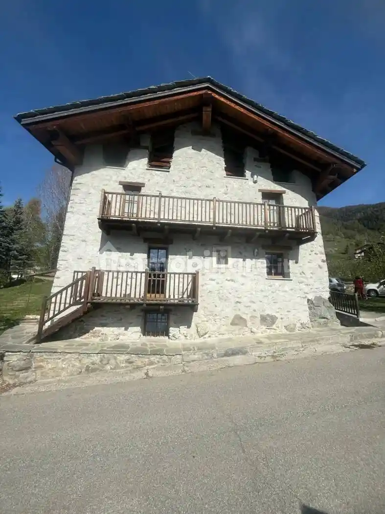 Rustico - Casale in vendita a Aymavilles
