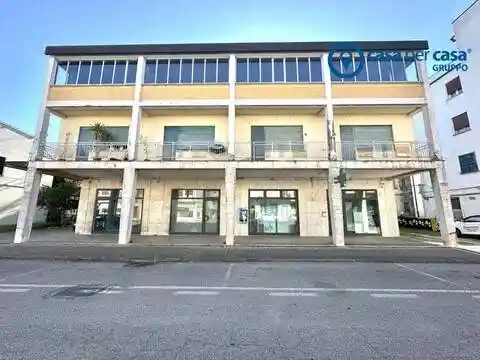 Palazzo - Edificio in vendita a Polesella