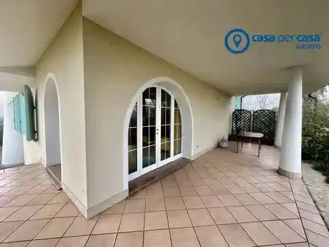 Villa in vendita a Giacciano con Baruchella