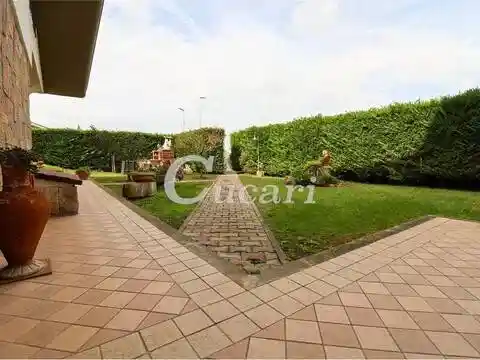 Villa in vendita a Ardea