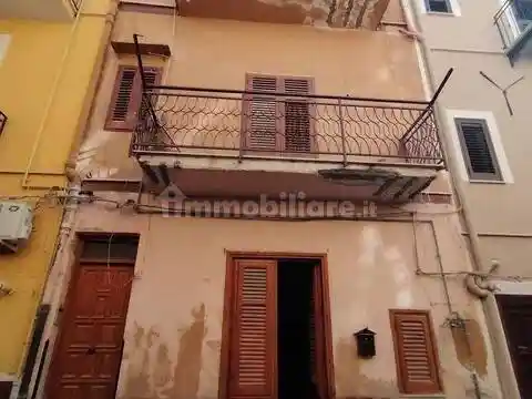 Palazzo - Edificio in vendita a Montelepre