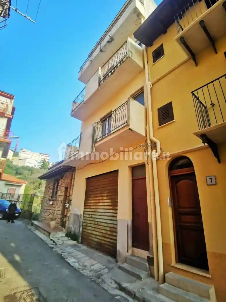 Villa in vendita a Montelepre