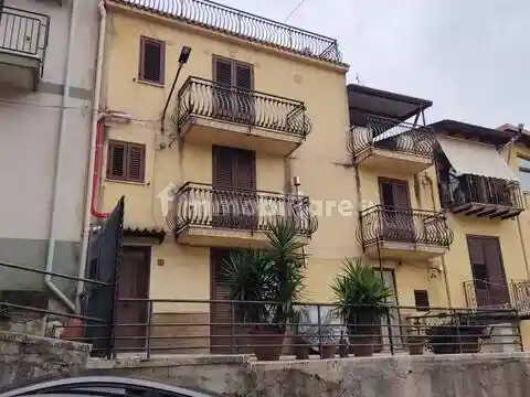 Villa in vendita a Montelepre