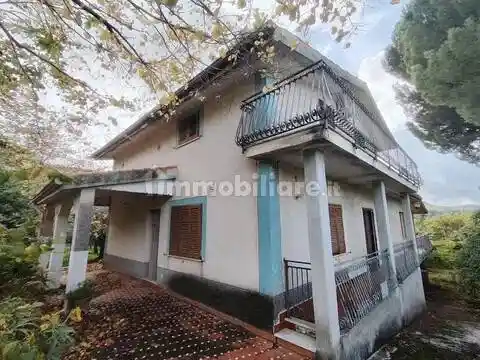 Villa in vendita a Montelepre