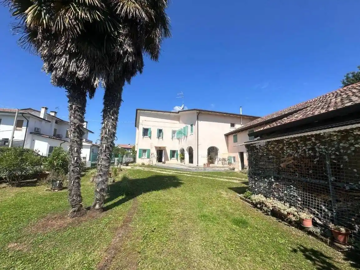 Rustico - Casale in vendita a Giavera del Montello