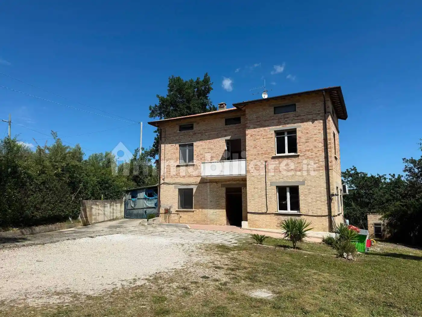 Villa in vendita a Controguerra