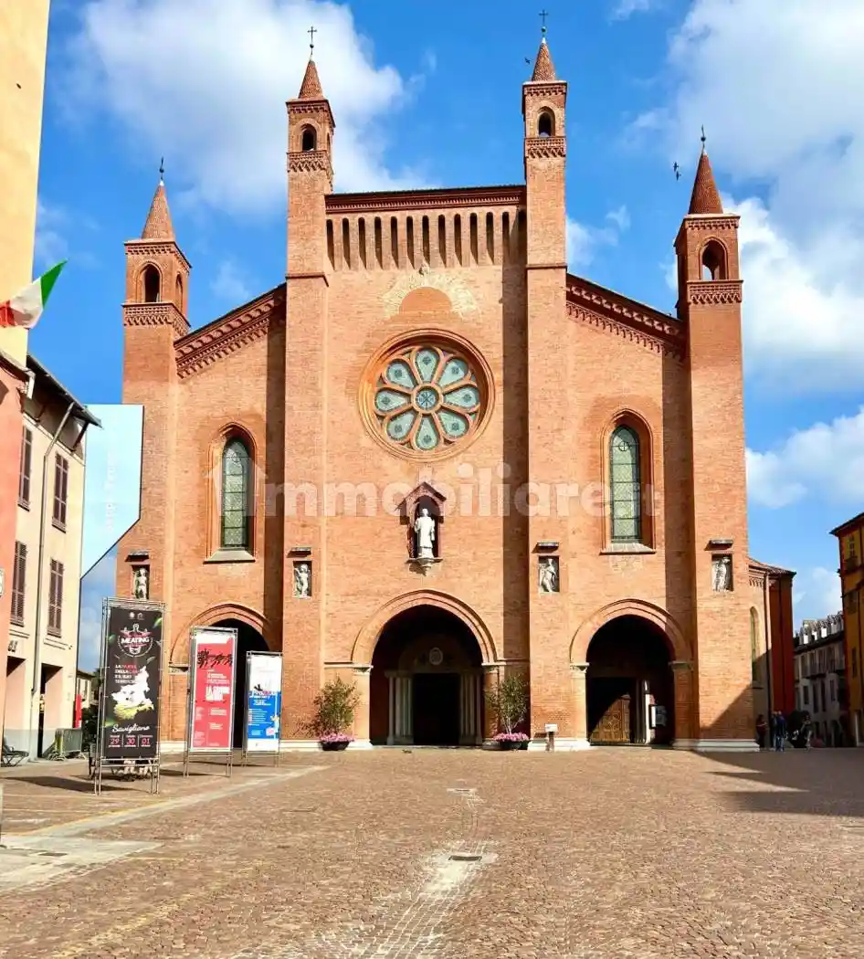 Appartamento in affitto a Alba