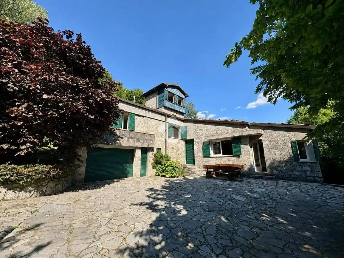Villa in vendita a Casnigo
