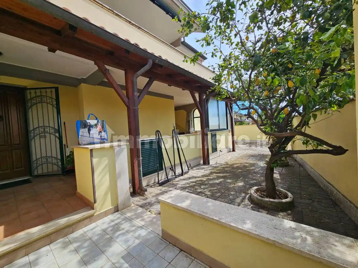 Villa in vendita a Pomezia