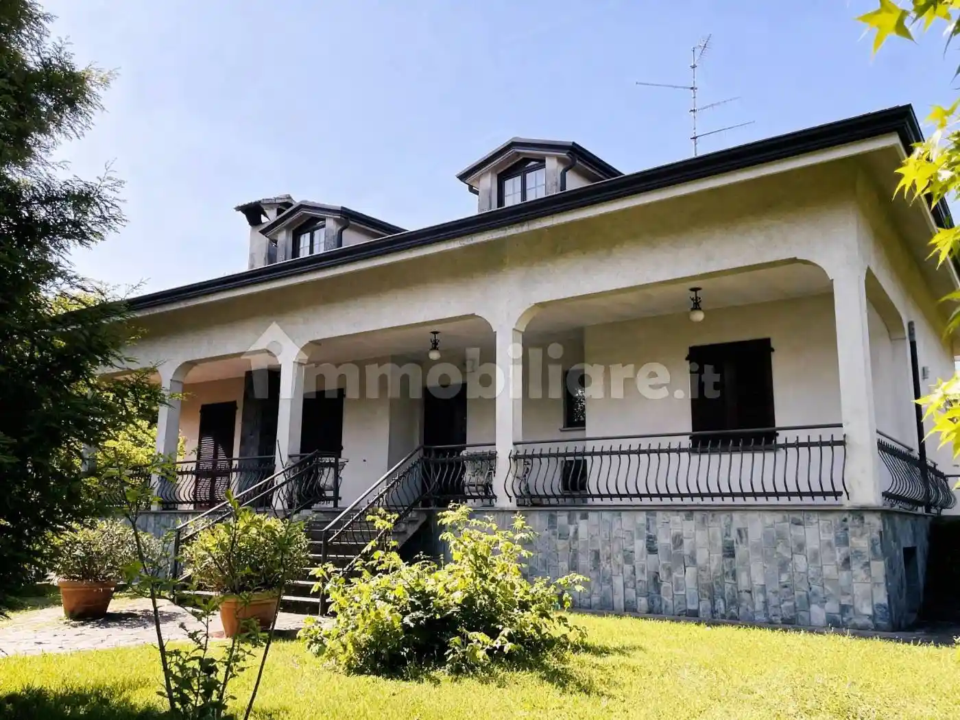 Villa in vendita a Montechiarugolo