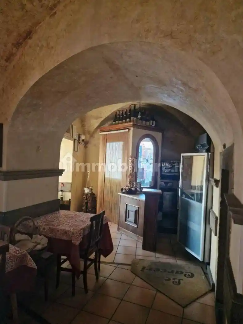 Palazzo - Edificio in vendita a Genzano di Roma