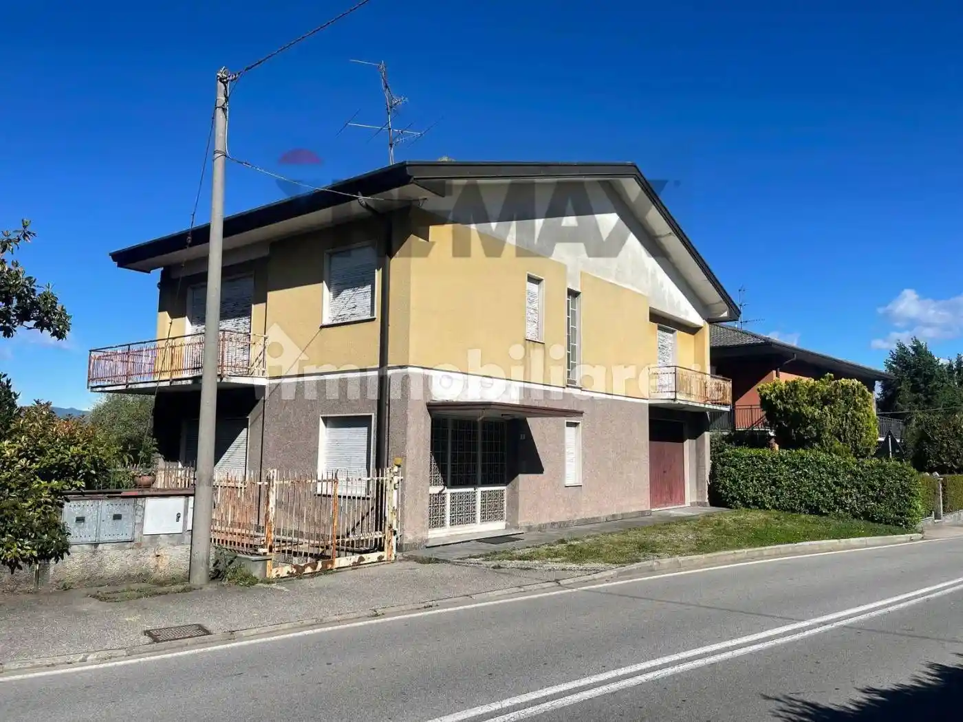 Villa in vendita a Gavirate