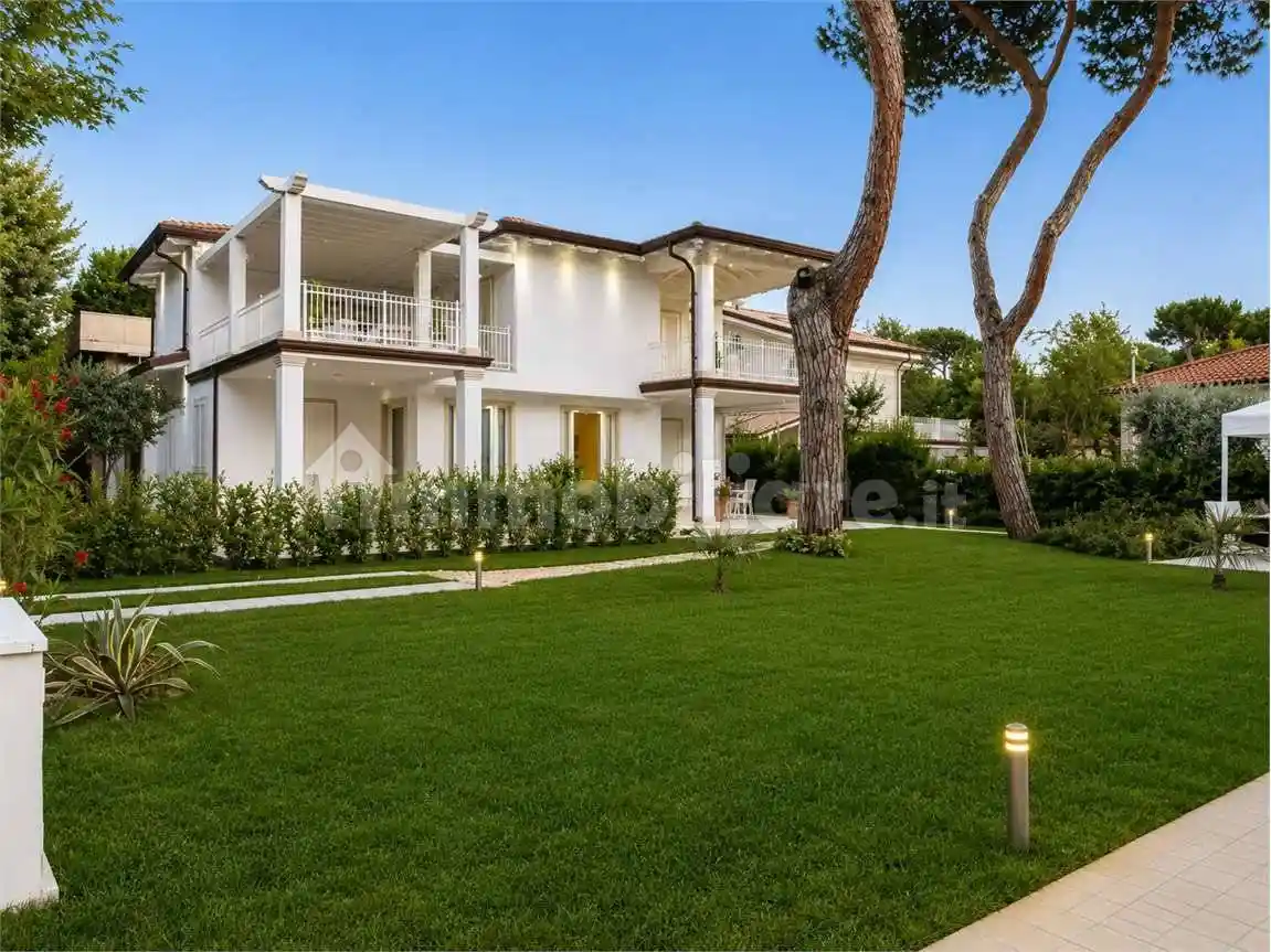 Villa in vendita a Forte dei Marmi