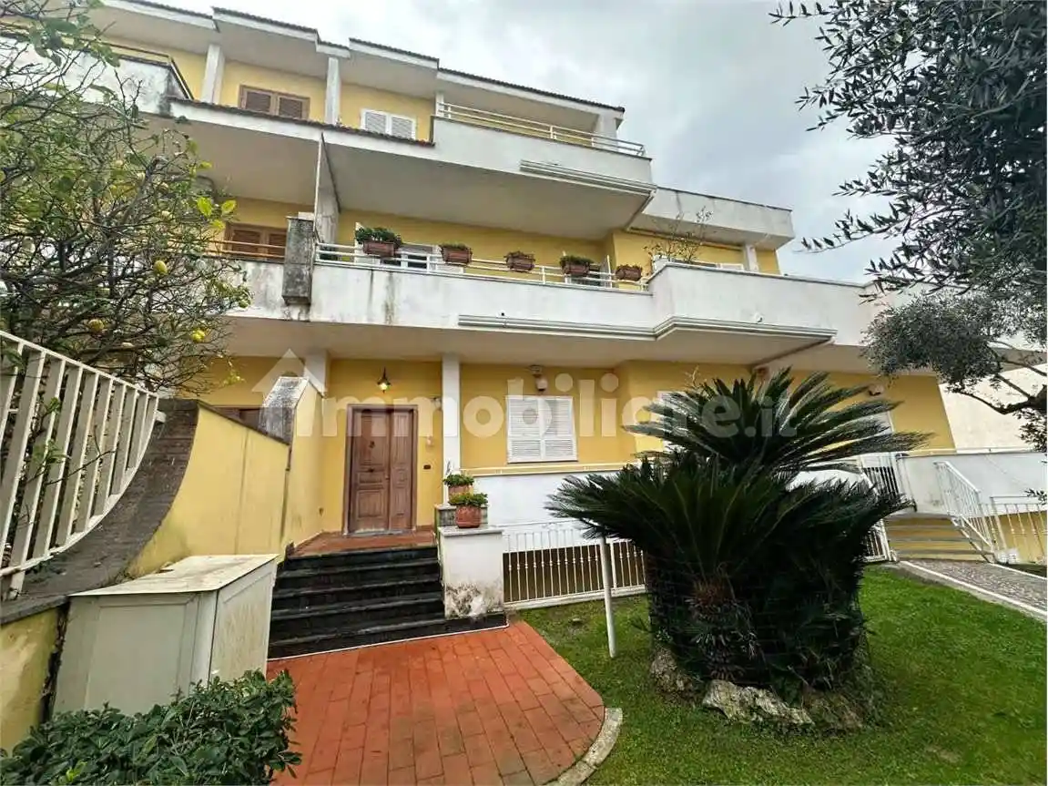 Appartamento in vendita a Napoli
