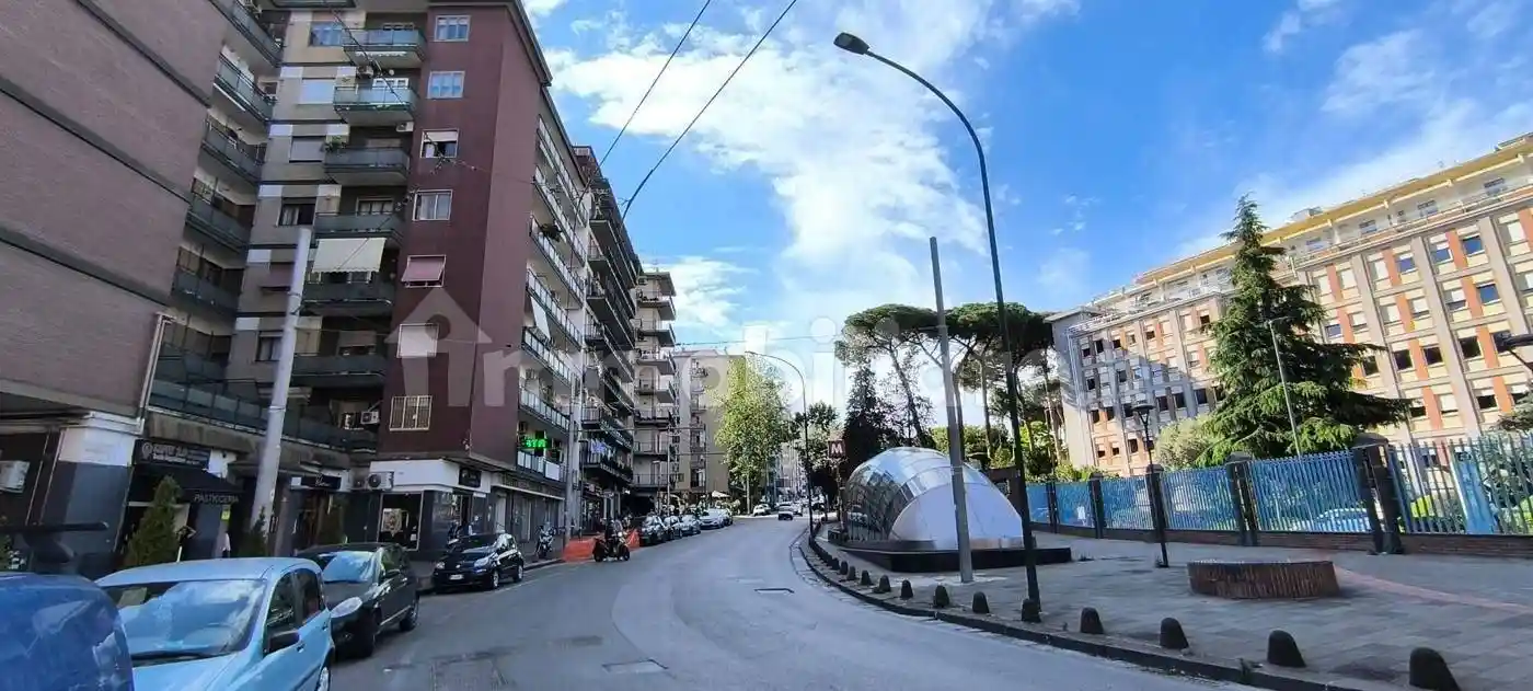 Appartamento in vendita a Napoli