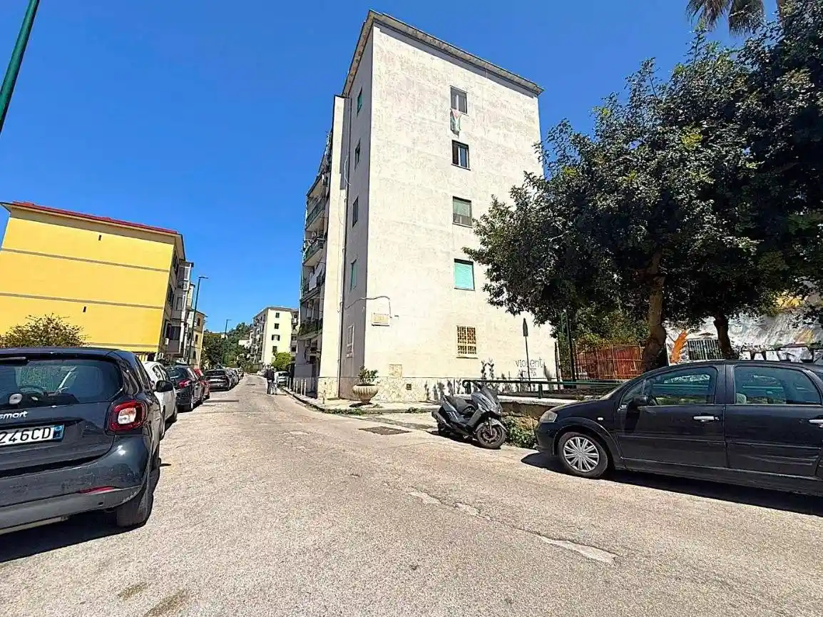 Appartamento in vendita a Napoli