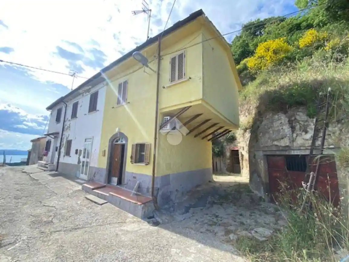 Casa indipendente in vendita a Montefiascone